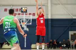 爱游戏娱乐-包含深圳男篮训练开放日，今夜再遭质疑引欢呼，CBA季后赛在即，团队化学反应显著的词条-爱游戏娱乐