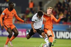 ayx game-包含欧联清晨走向成谜；费耶诺德遗憾出局；赛场秩序良好；资深球员宣示担当的词条-ayx game